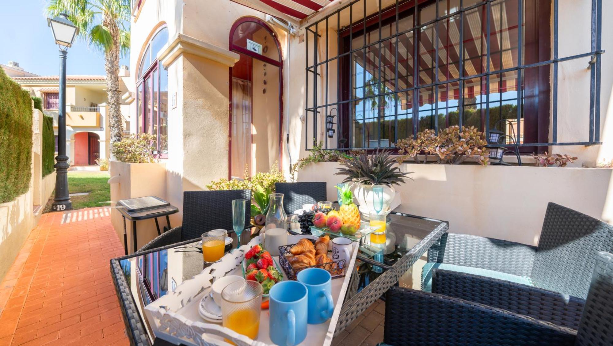 Club Salino Hideaway-Your Peaceful Retreat With Pool In Торевиеха Екстериор снимка
